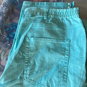 Heart’s Of Palm Capris. Light blue/sea blue. Size 16 Womens. Great condition!